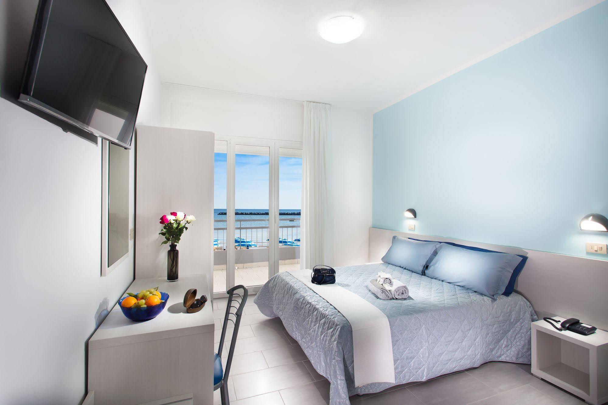 Hotel Platinum ريميني المظهر الخارجي الصورة