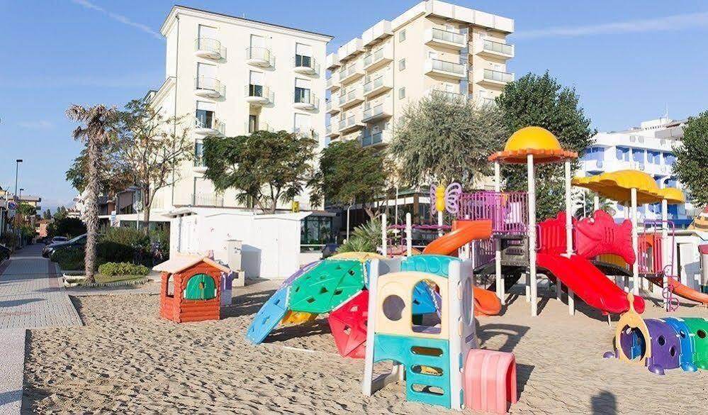 Hotel Platinum ريميني المظهر الخارجي الصورة