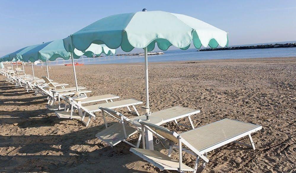 Hotel Platinum ريميني المظهر الخارجي الصورة